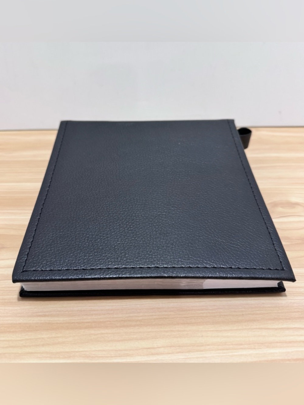 MEMORIES Photo Album Holds 100 4x6 Photos w/area for notes Black Faux Leather - Picture 16 of 16